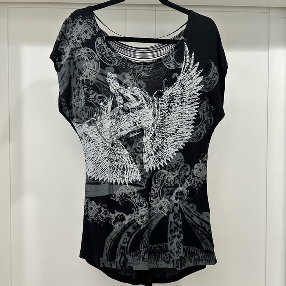 🪽HP🪽 Rock & Republic Top with Wings & Crown - Picture 1 of 13